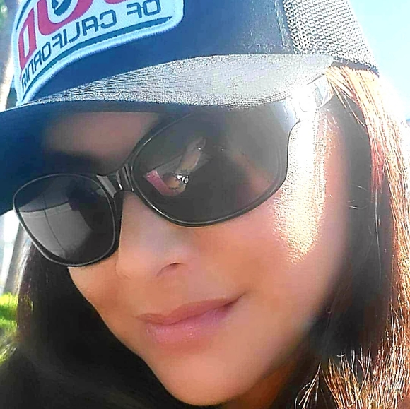 Meet your Posher, Shakira - Picture 1 of 6